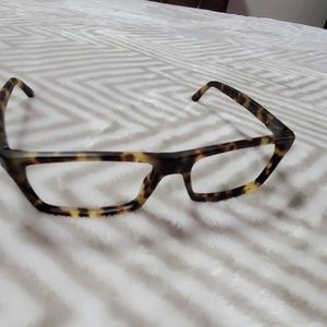 Gucci eye glasses